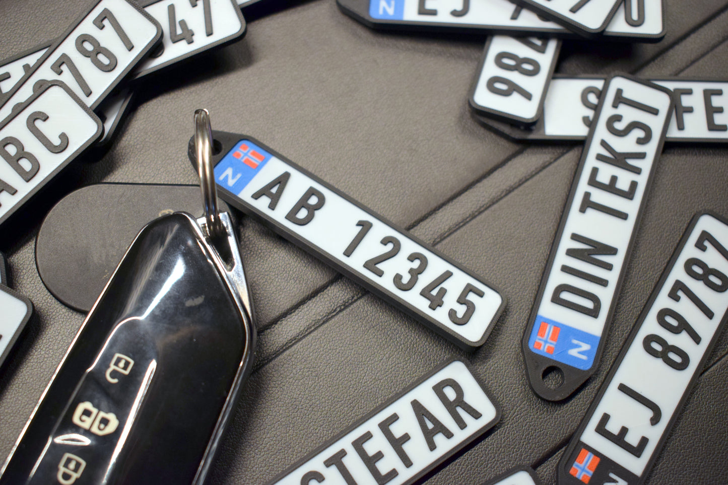 🗝️License plate keychain - Black EU field 